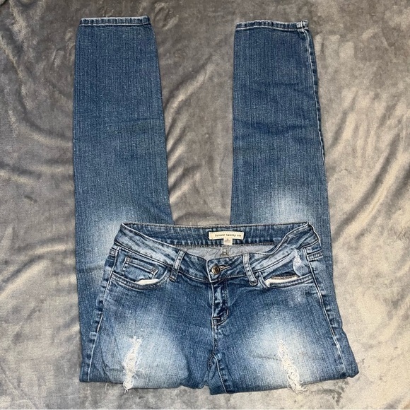 Forever 21 Low Rise Distressed Jeans Women’s Size 26 - Picture 9 of 9